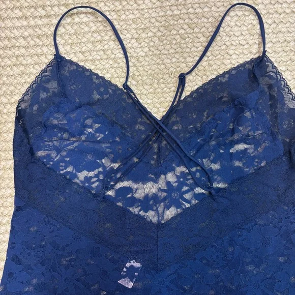 Victoria’s Secret Navy Lace Slip Lingerie Chemise Size Large - Picture 3 of 10
